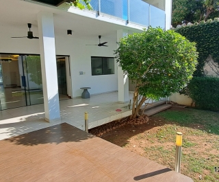 RESIDENCIA 3 SUITES + ÁREA DE SERV. + PISCINA - VILLA MORRA