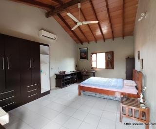 CASA 4 DORM. C/ ÁREA SERV. Y PILETA - BARRIO SAN VICENTE