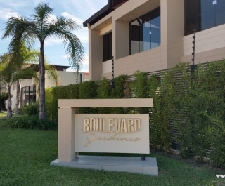 CASA 3 DORM. + ESCRITORIO - COND. BOULEVARD JARDINES DE CONFEDERACIÓN