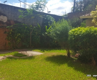 CASA TODA PLANTA BAJA 2 DORM. + ÁREA SERV. + 2 COCH. - B° MANORÁ