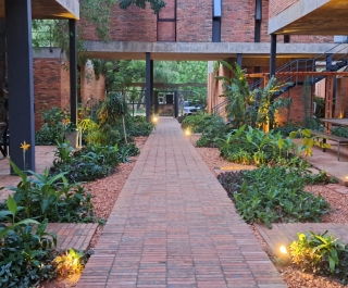 DEPARTAMENTO P.B. 1 DORM. C/ JARDIN - EDIF. LA FORESTA - FDO. DE LA MORA