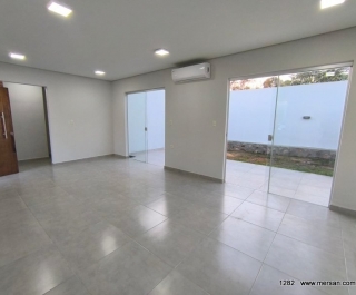 CASA EN P.B. 2 DORM. (1 SUITE) - BARRIOVIDA SAN JOSÉ, LUQUE