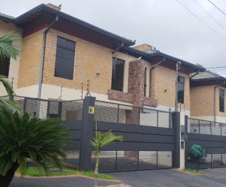 DÚPLEX C/ PILETA Y 3 SUITES - LAMBARE