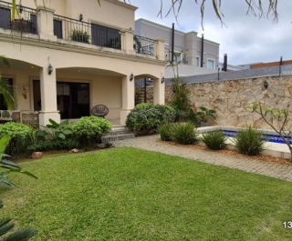 CASA 3 DORM. + ESCRITORIO Y 4 COCH. Z/ YACHT, LAMBARÉ