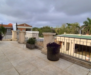 CASA 3 DORM. + ESCRITORIO Y 4 COCH. Z/ YACHT, LAMBARÉ