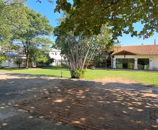 TERRENO 2.380 M2 EN ESQUINA S/ AVDA. STMA. TRINIDAD